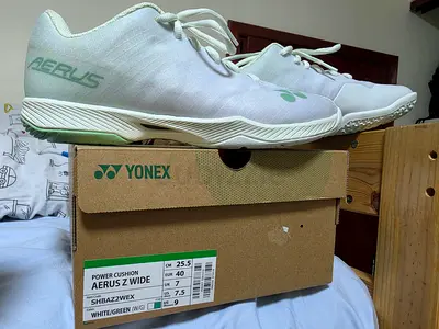 Yonex Aerus Z2 Wide Badminton Shoes - White/Green, Size 40 (EU). Price is negotiable