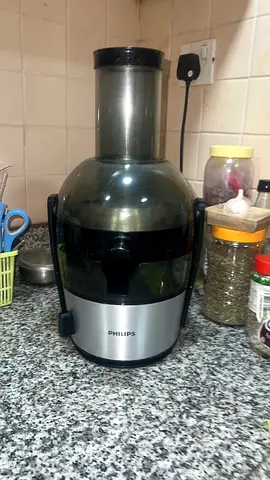 Philips centrifugal juicer - compact and working