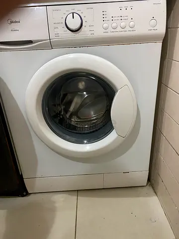 Front-load Midea washing machine - good working condition