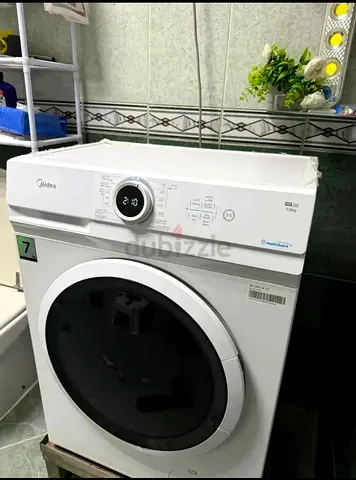 Midea Front Load Washing Machine-Excellent Condition
