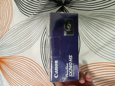 Canon SX740 HS digital camera