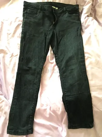 Black slim/skinny jeans - preowned, good condition