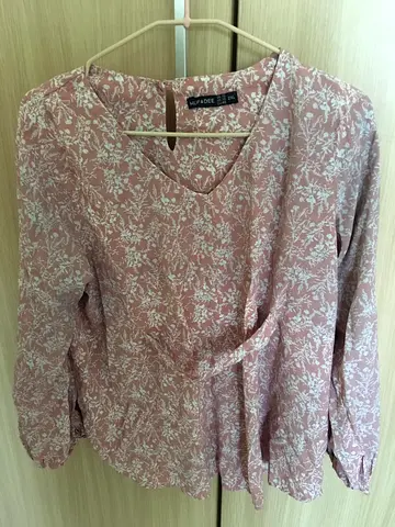 Light Pink Floral Long-Sleeve Womens Top (Size m)