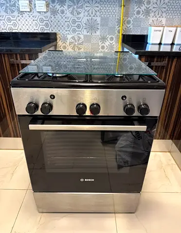 Bosch freestanding gas cooker with oven - good condition