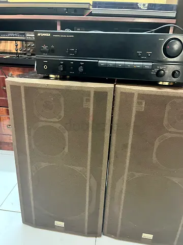 SANSUI STEREO AMPLIFIER WITH SPEAKERS