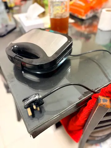 Olsenmark Sandwich Maker For Sale