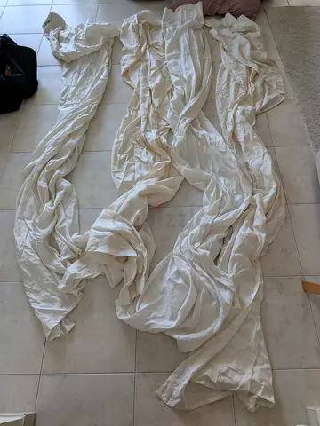 Set of 4 white used linen curtains - good condition. 250x200cm