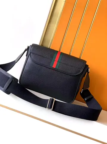 Gucci messenger bag