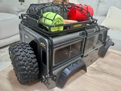 Traxxas TRX4 land rover body modified
