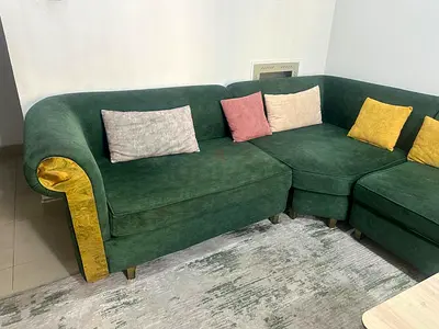 Green L-shaped Velvet Sofa Sectional with Colorful Cushions