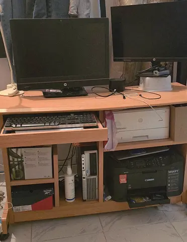 Computer table