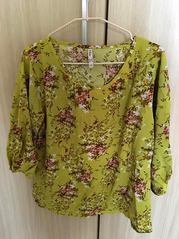 Lightweight Green Floral Womens Blouse - Size large