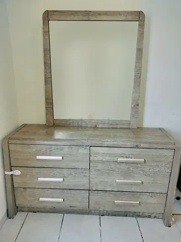 Wood-effect 6-Drawer Dresser with Mirror (Light Grey) - Good Condition