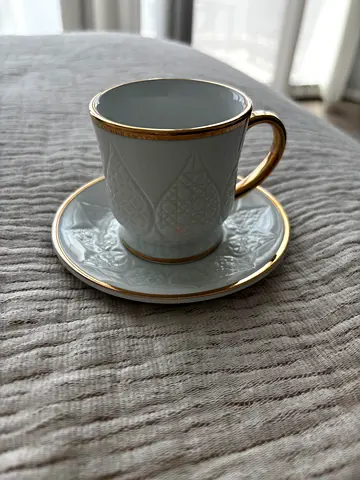 Cups and plates