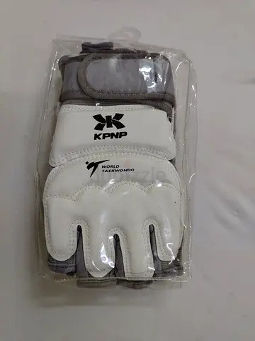 KPNP new gloves for taekwondo sport