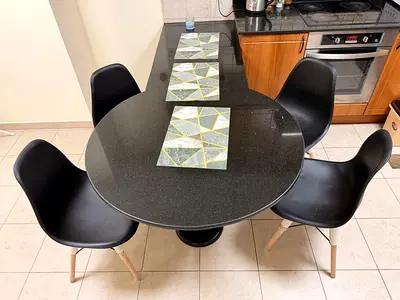 Four dinning chairs