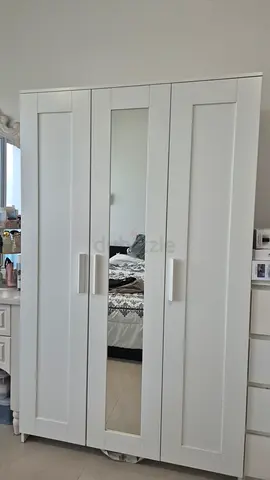 3 Door Wardrobe with Mirror