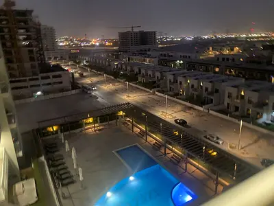 4) Luxurious Studio/Prime Location/Furnished