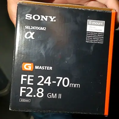 Sony FE 24-70mm F2.8 GM II no hood no front cap