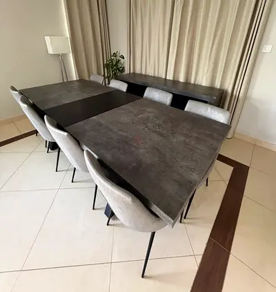 Extendable Dining Table with chairs