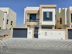 Modern villa with no annual fees, 5 bedrooms