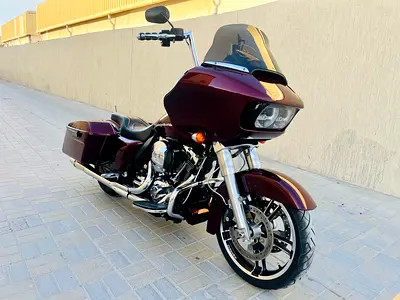 HARLEY DAVIDSON ROAD GLIDE MAROON