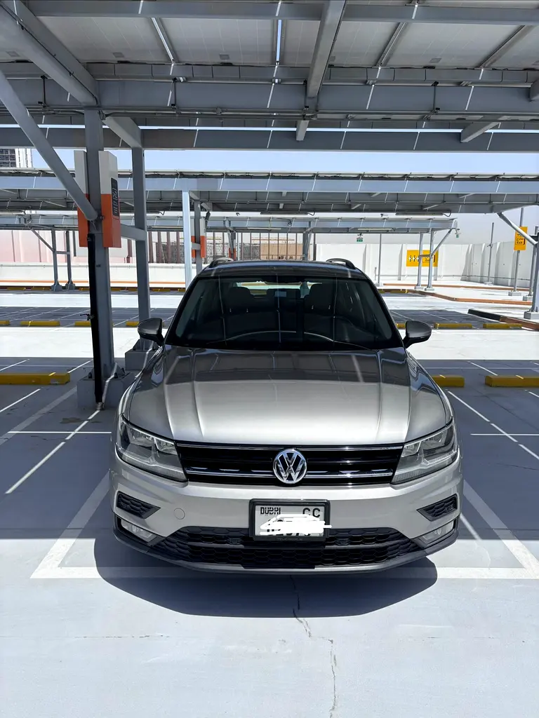 Volkswagen Tiguan 2020 — photo 1 of 17