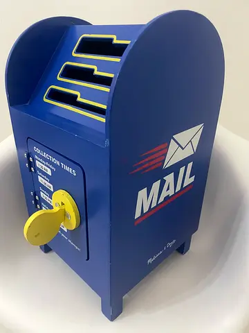 Melissa  Doug Mailbox