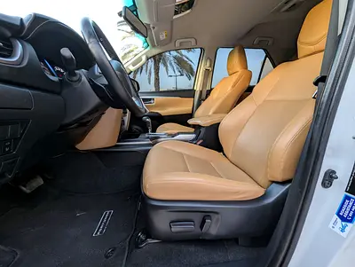 2025 Toyota FORTUNER 照片 10
