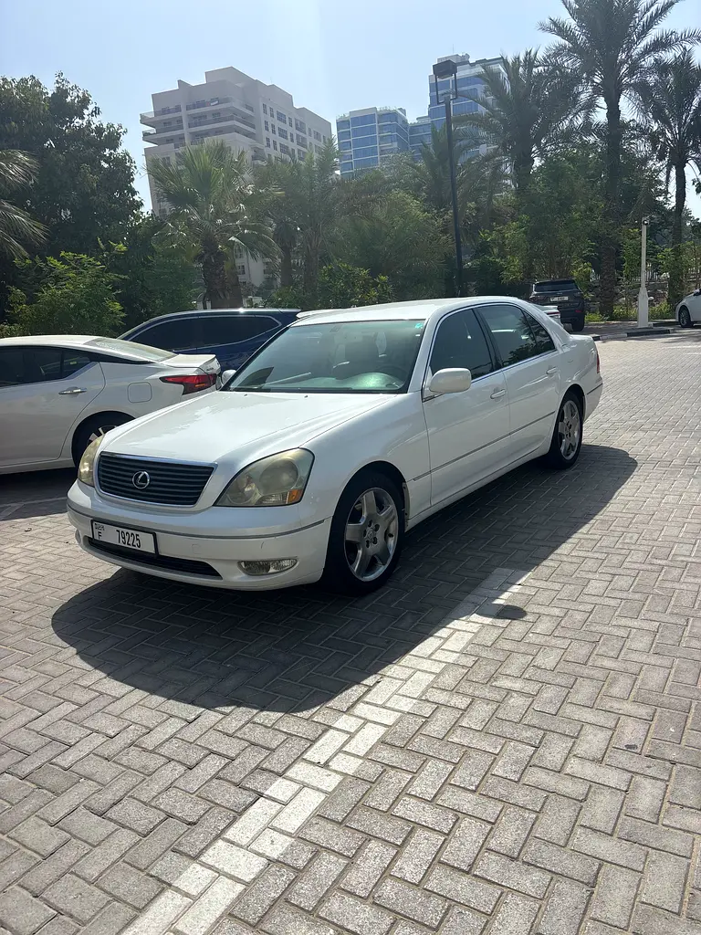 Lexus LS-Series 2001 — photo 1 of 9