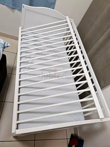 White Wooden Baby Crib with Mattress - Good Condition