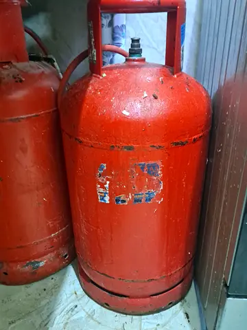 Lpg gas cylinder