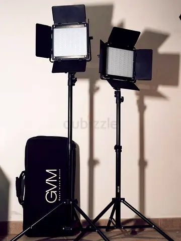 RGB/WHITE Portable light with stands and case