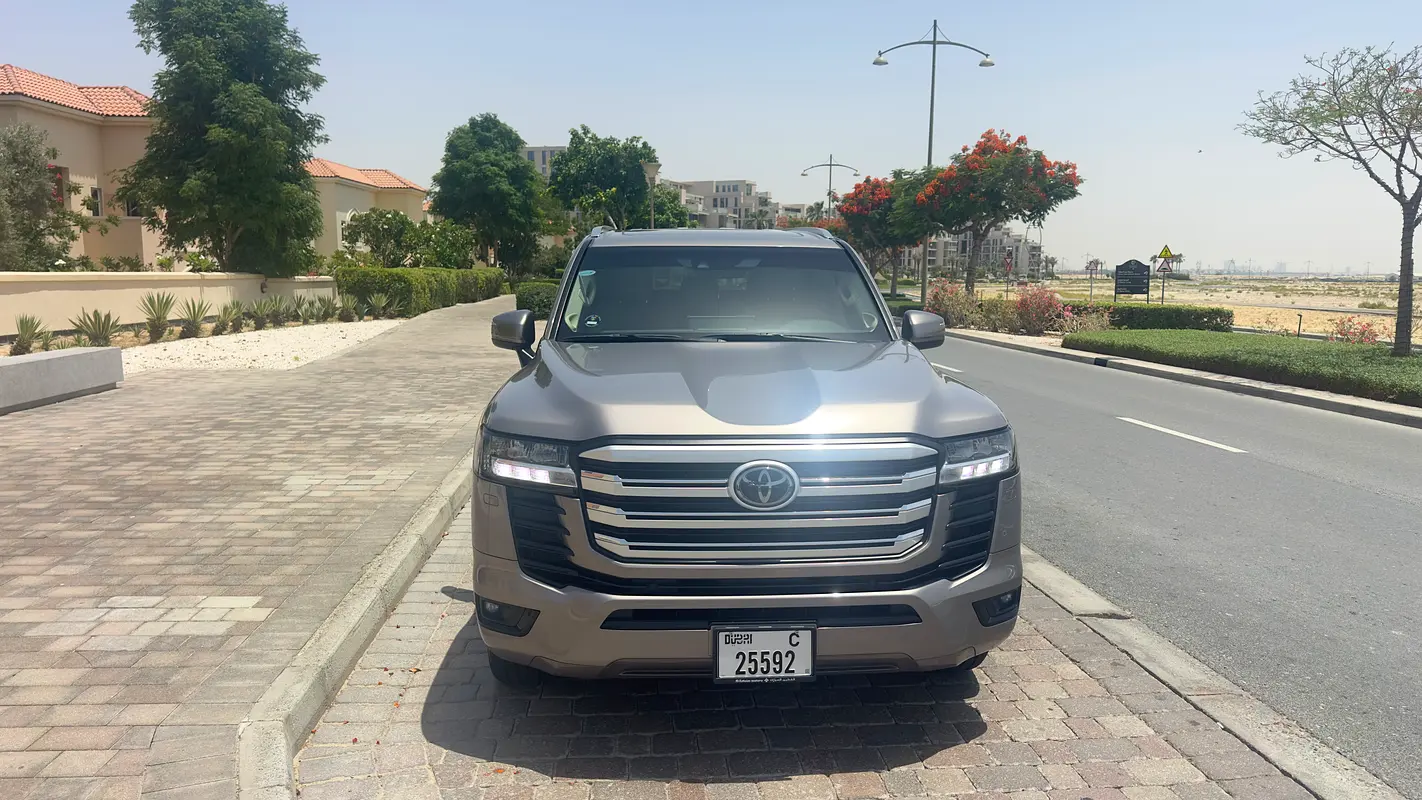 Toyota Land Cruiser 2023 — photo 1 of 15