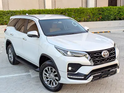Toyota Fortuner 2025 VXR V6 4.0L Original Paint Accident Free Almost New GCC Specs