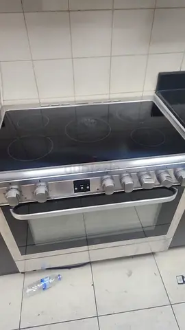 Hoover Freestanding Ceramic electric cooker