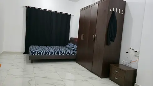 Spacious hall room for rent