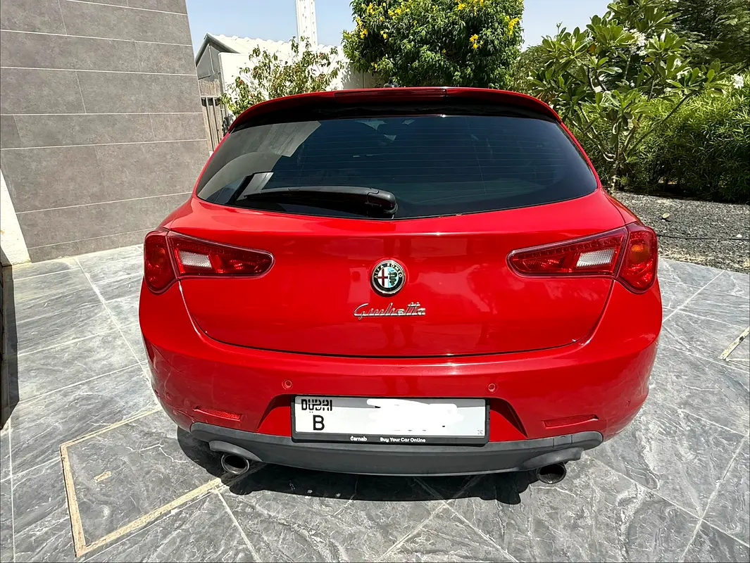 Alfa Romeo GIULIETTA 2015 — photo 1 of 7