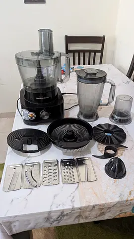 Hamilton Beach 11-in-1 Food Processor (1000W) — Like New!
