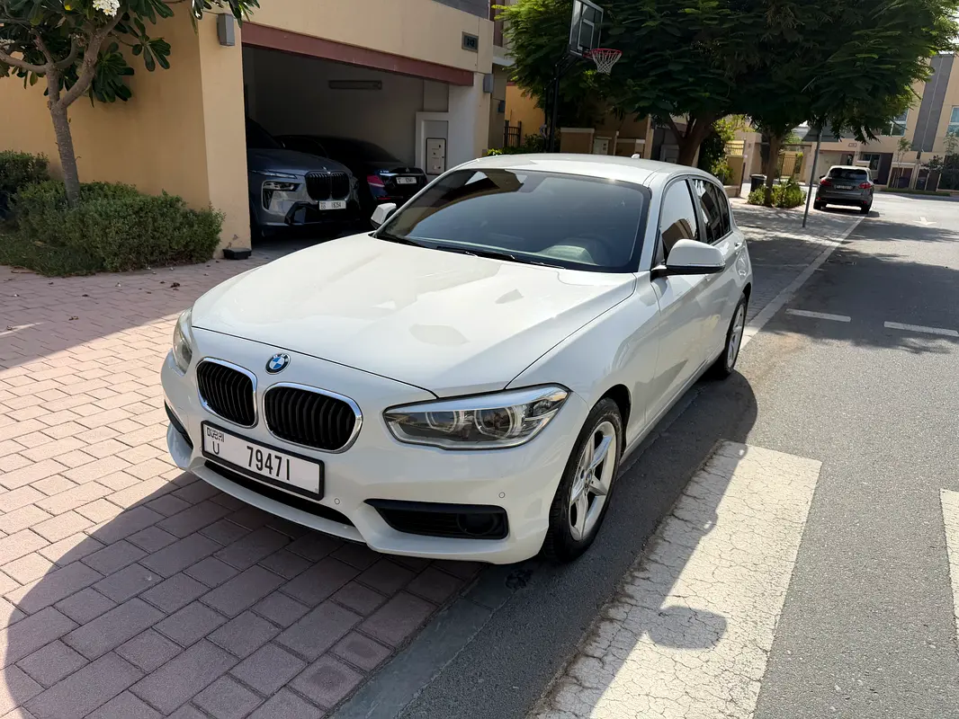 BMW 1-Series 2018 — photo 1 of 20
