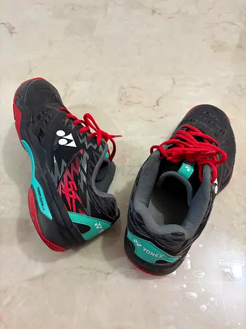 Yonex Badminton Shoes - Eu 40 size,  excellent Condition