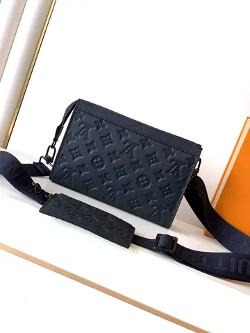 Louis vuitton Gaston wallet in black