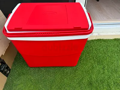 Portable Red  White Cooler Ice Chest - Excellent Condition