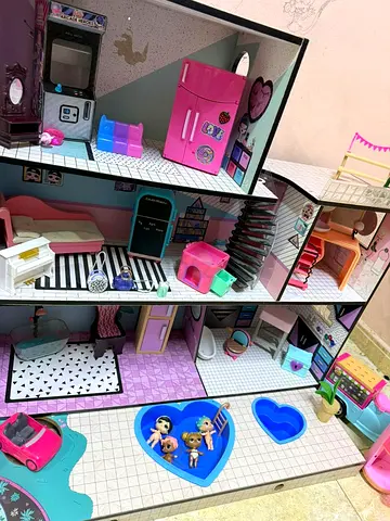 Large Multi-Level Dollhouse Playset with Furniture and Accessories