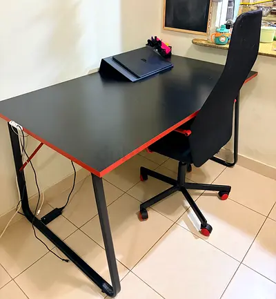 Ikea spacious Black and Red Modern Study/Computer Desk and chair in excellent Condition