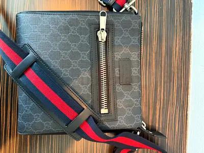 Perfect Condition Gucci GG Supreme Messenger Bag, Men, Black