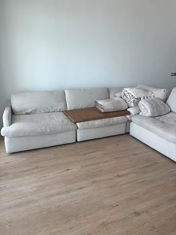 Comfortable L-Shaped Sectional Sofa with Cushions