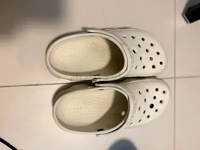 MASTER COPY White Crocs