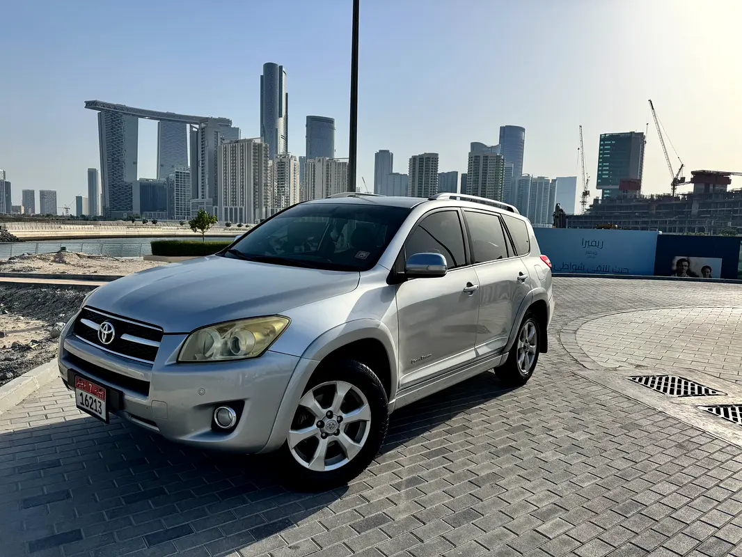 Toyota Rav 4 2012 — photo 1 of 16