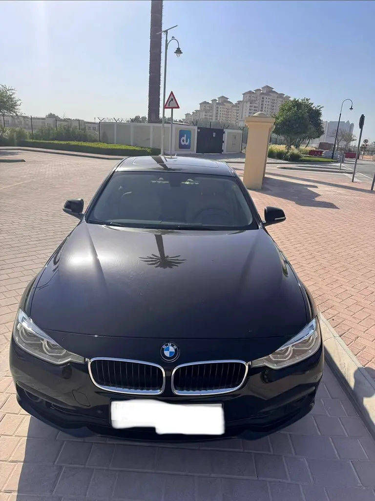 BMW 3-Series 2019 — photo 1 of 10